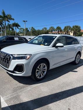 2025 Audi Q7 45 Premium Plus