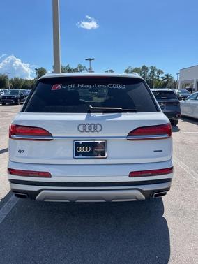 2025 Audi Q7 45 Premium Plus