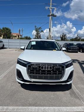 2025 Audi Q7 45 Premium Plus