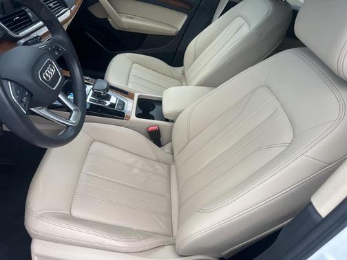 2023 Audi Q5 45 S line quattro Premium