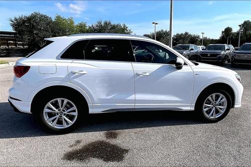 2024 Audi Q3 45 S line Premium