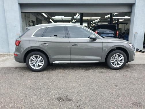 2023 Audi Q5 45 S line quattro Premium