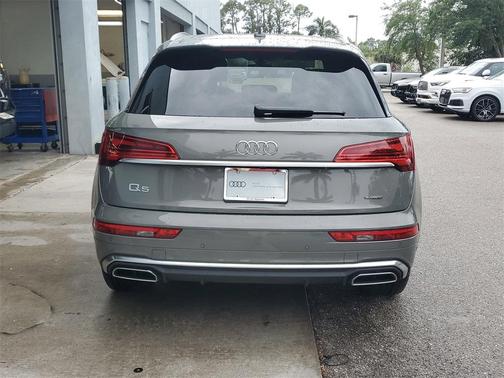 2023 Audi Q5 45 S line quattro Premium