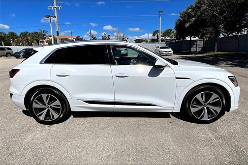 2024 Audi Q8 e-tron Premium