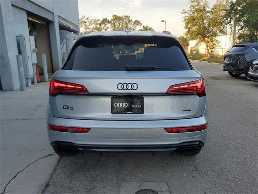 2025 Audi Q5 55 S line quattro Premium