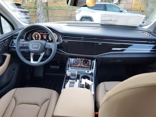 2025 Audi Q7 55 Premium