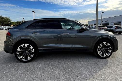 2025 Audi Q8 55 Premium