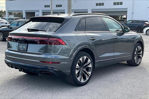 2025 Audi Q8 55 Premium