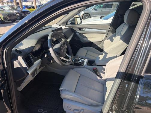 2025 Audi Q5 45 S line quattro Premium