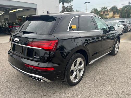 2022 Audi Q5 45 S line Premium Plus