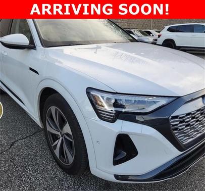 2024 Audi Q8 e-tron Premium