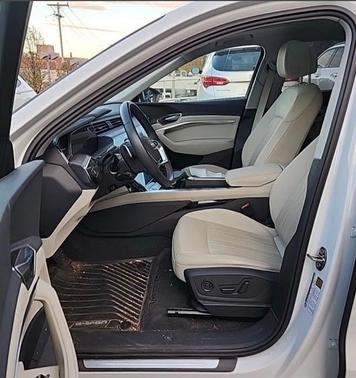 2024 Audi Q8 e-tron Premium