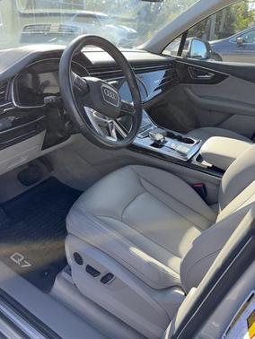 2023 Audi Q7 45 Premium