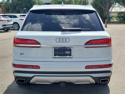 2025 Audi Q7 55 Premium Plus
