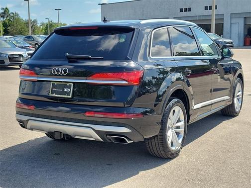 2025 Audi Q7 55 Premium Plus