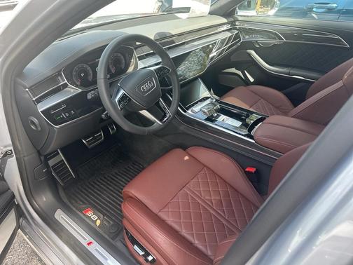 2024 Audi S8 4.0T quattro
