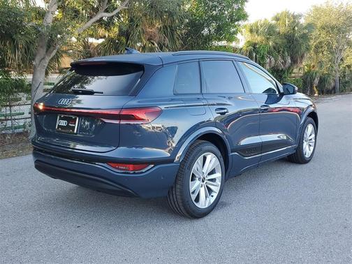 2025 Audi Q6 e-tron Premium