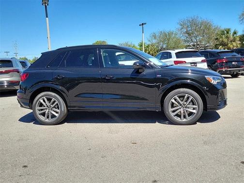 2025 Audi Q3 45 S line Premium