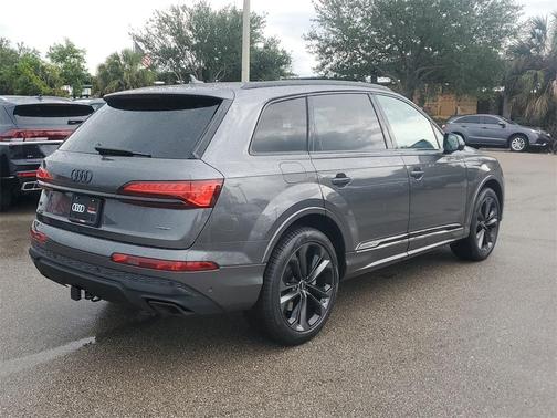 2025 Audi Q7 55 Premium