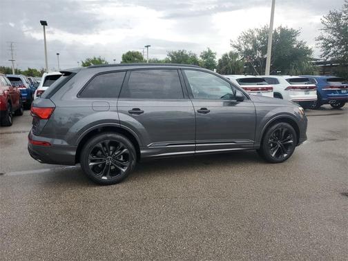 2025 Audi Q7 55 Premium