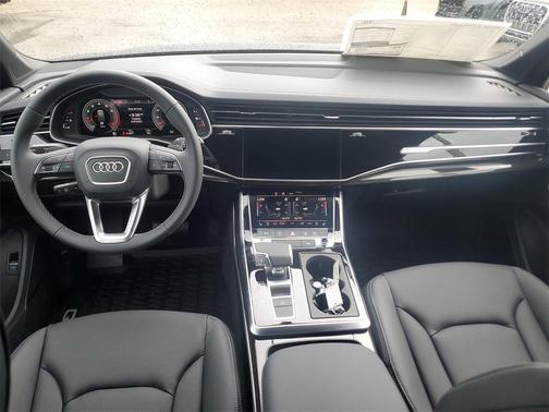 2025 Audi Q7 55 Premium
