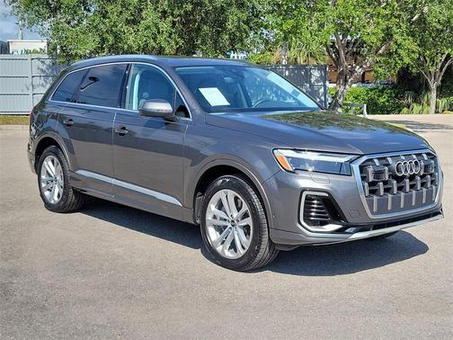 2025 Audi Q7 55 Premium Plus