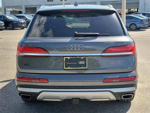 2025 Audi Q7 55 Premium Plus