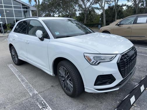 2024 Audi Q3 40 Premium