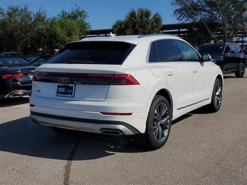 2025 Audi Q8 55 Premium