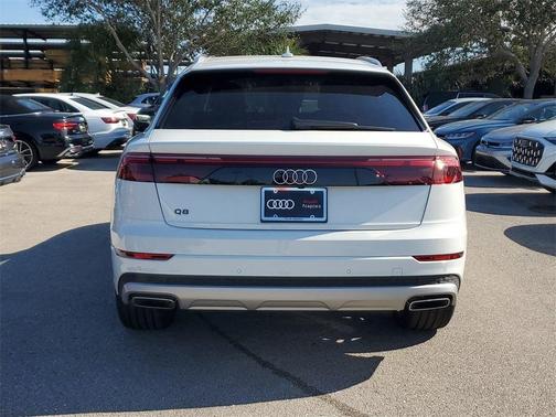 2025 Audi Q8 55 Premium