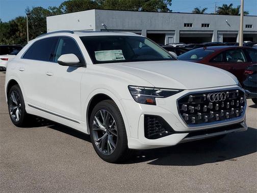 2025 Audi Q8 55 Premium