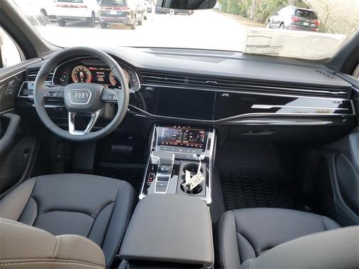 2025 Audi Q7 55 Premium