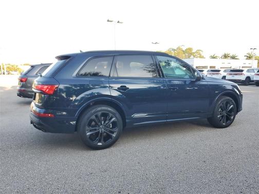 2025 Audi Q7 55 Premium