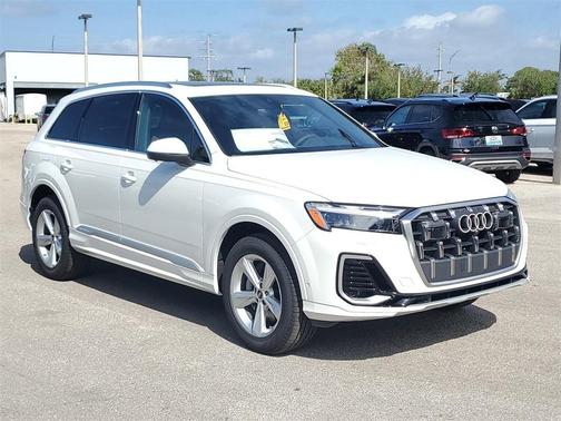 2025 Audi Q7 55 Premium