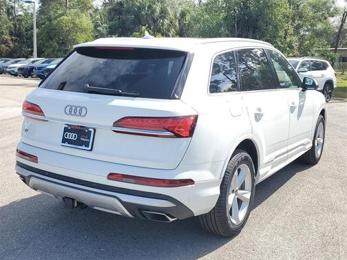 2025 Audi Q7 55 Premium