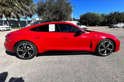 2023 Audi e-tron GT Premium Plus