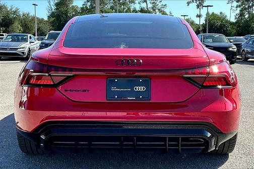 2023 Audi e-tron GT Premium Plus