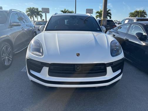 2023 Porsche Macan Base