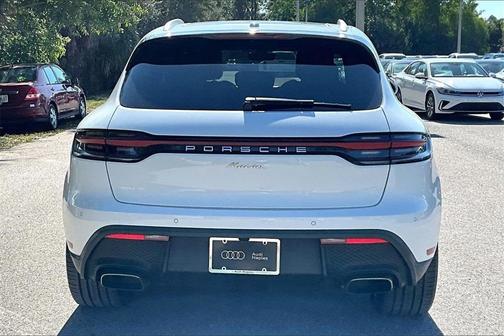 2023 Porsche Macan Base
