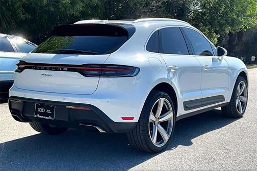 2023 Porsche Macan Base