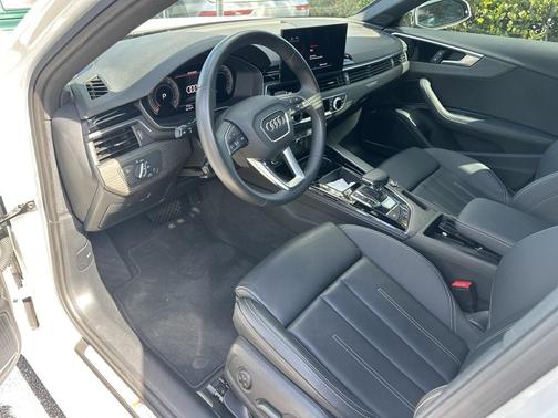 2024 Audi A4 45 S line quattro Premium