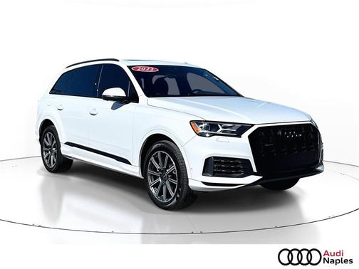 2022 Audi Q7 45 Premium Plus