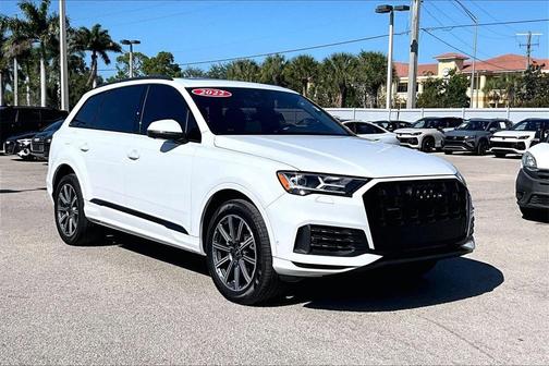 2022 Audi Q7 45 Premium Plus