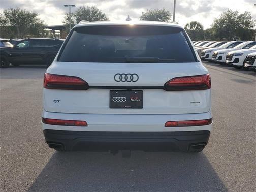 2025 Audi Q7 55 Premium