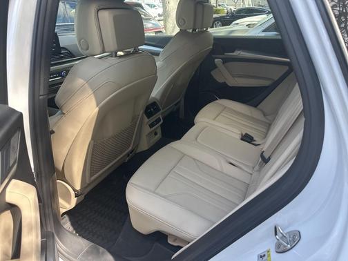 2025 Audi Q5 45 S line quattro Premium