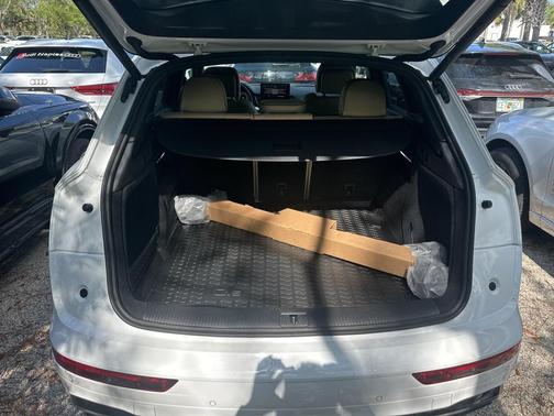 2025 Audi Q5 45 S line quattro Premium