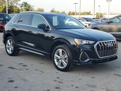 2022 Audi Q3 45 S line Premium
