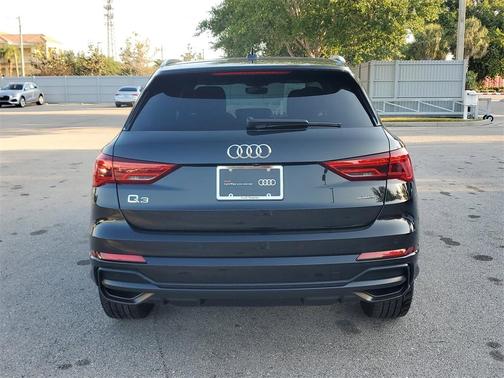 2022 Audi Q3 45 S line Premium