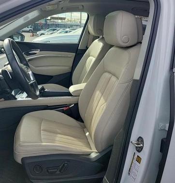 2024 Audi Q8 e-tron Premium