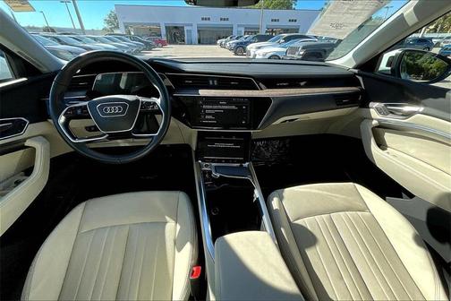 2024 Audi Q8 e-tron Premium